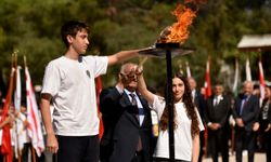 19 Mayıs etkinlikleri Atatürk Anıtı önünde düzenlenen törenle başladı