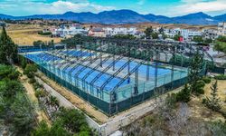 Gönyeli tenis kortlarında uluslararası standartlardaki yeni yapının çalışmaları sürüyor