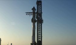 SpaceX'in Starship roketi 9'uncu test uçuşunda da parçalandı