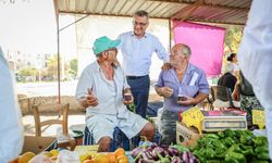 Erhürman, Gönyeli Salı Pazarını ziyaret etti