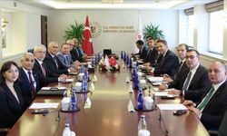Bayraktar, Amcaoğlu ile görüştü