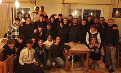 Yönetim, genç yunuslarla galibiyeti yemekte kutladı