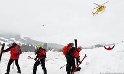 Avusturya'da 5 kişi çığ altında kalarak öldü