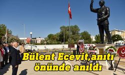 Mutlu Barış Harekâtının yıl dönümü nedeniyle Lefkoşa’daki Ecevit Anıtı önünde tören düzenlendi