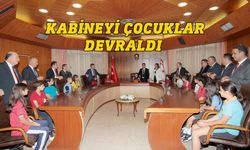 Bakanlar Kurulu toplantısında bakanlık koltukları çocuklara devredildi