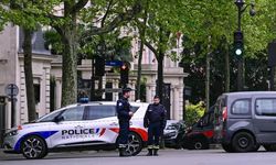 Paris'te araç restoranın bahçesine daldı: 1 ölü, 6 yaralı