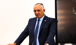 Çavuşoğlu, Karpaz Meslek Lisesi’nde kurulan dil laboratuvarının açılışını yaptı