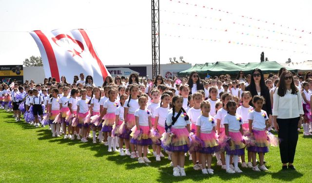 Cihangir Stadyumu’nda 23 Nisan coşkusu...