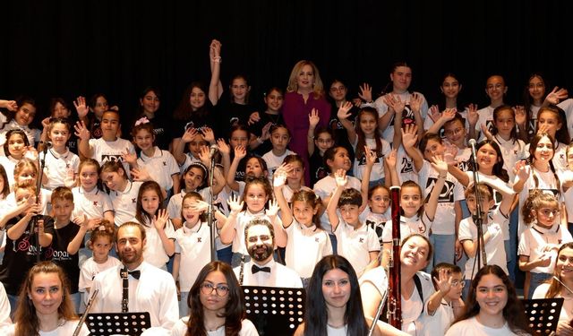 Fidan Çocuk Korosu ve Orkestrası’ndan 23 Nisan konseri..
