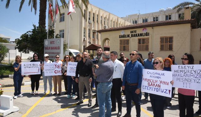 KTAMS ve KTHES’ten Sağlık Bakanlığı’na siyah çelenkli protesto