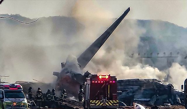 Hindistan'daki uçak kazasında 242 kişiden kurtulan olmadığı düşünülüyor