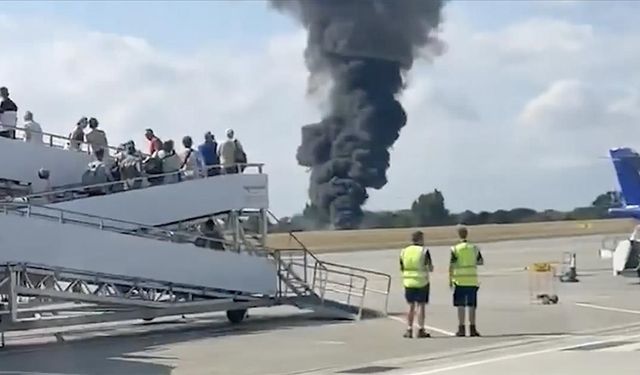 Londra Southend Havalimanı’nda küçük uçak düştü