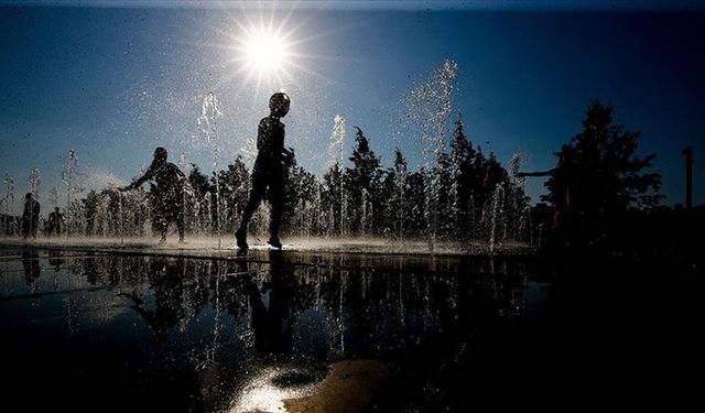 Belçika'da aşırı sıcaklar nedeniyle "turuncu alarm" verildi