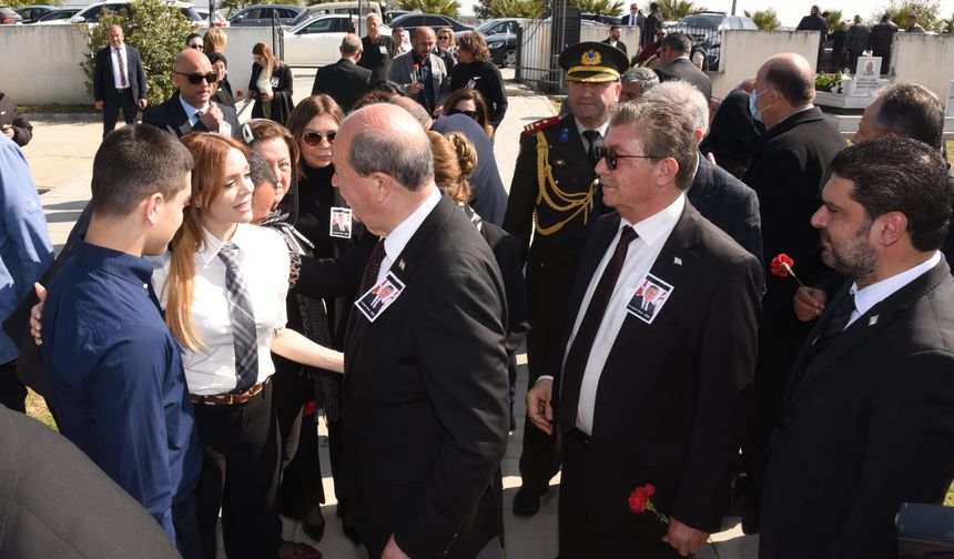 İrsen Küçük 6. ölüm yıl dönümünde kabri başında anıldı