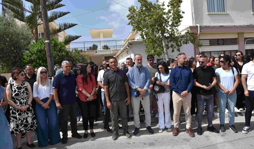 Grev erteleme kararına tepki: İskele’de 3 okulda greve gidildi!
