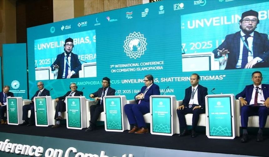 Işıksal: Kıbrıslı Türkler hem Türk hem de Müslüman olmanın bedelini ödüyor