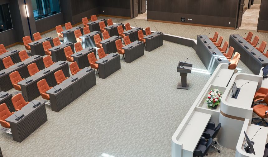 Meclis'in yapımı 3 yılda tamamlanan binası bugün faaliyete geçti…