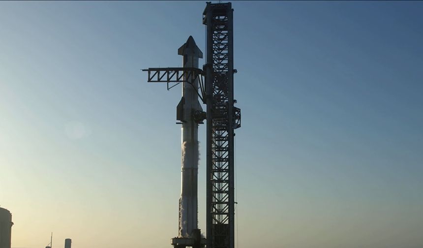 SpaceX'in Starship roketi 9'uncu test uçuşunda da parçalandı