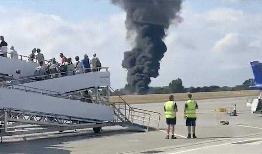 Londra Southend Havalimanı’nda küçük uçak düştü