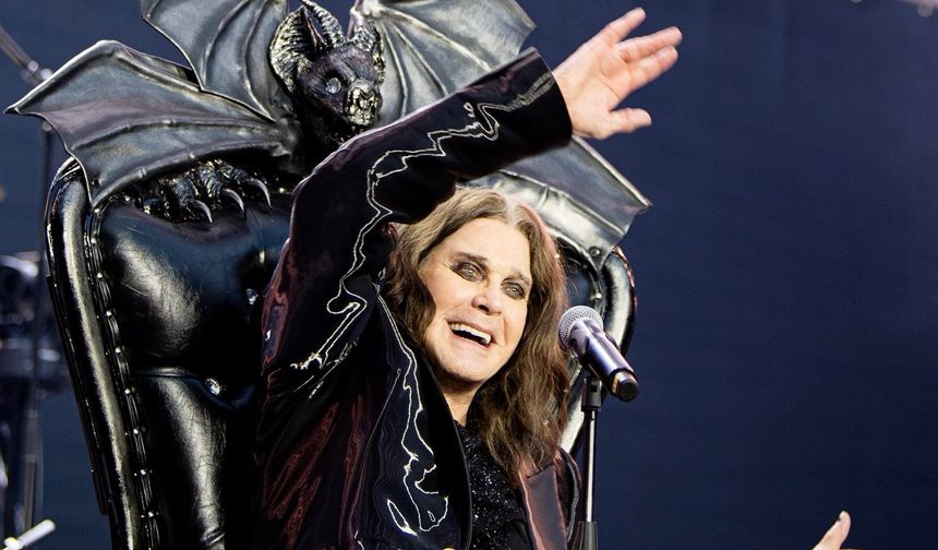 Rock müziğin efsanevi ismi Ozzy Osbourne hayatını kaybetti