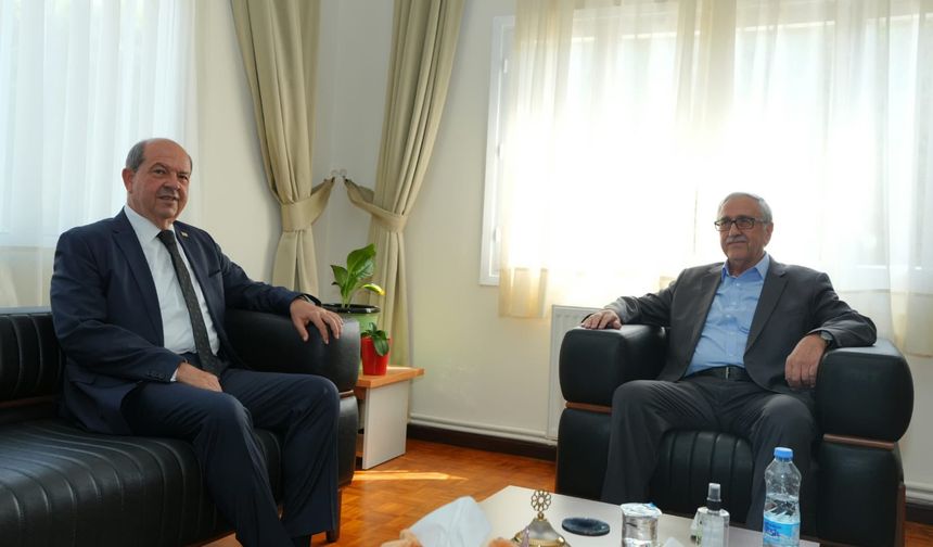 Tatar’dan 4. Cumhurbaşkanı Akıncı’ya nezaket ziyareti